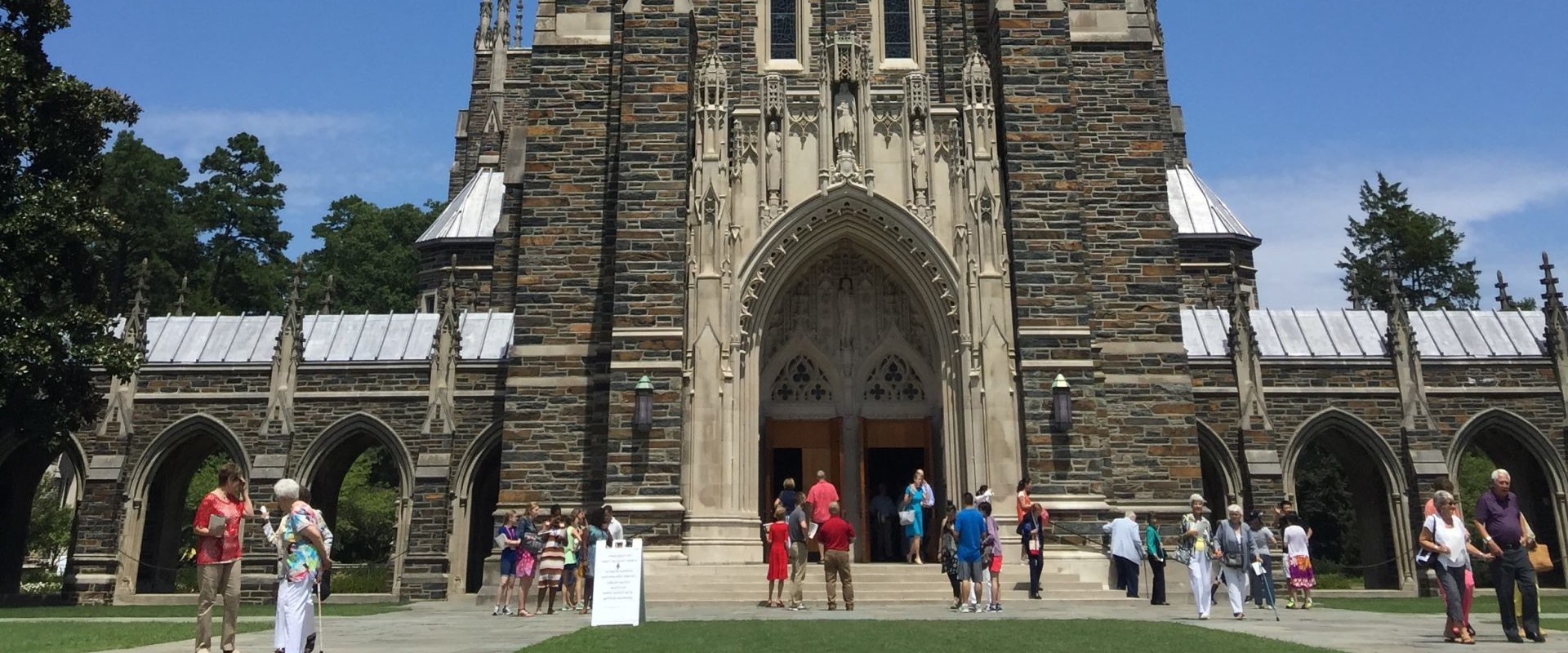 Exploring Iconic Tourist Spots in Central North Carolina: Landmarks and Monuments