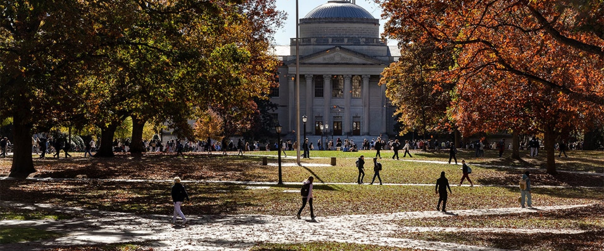 Exploring Tourist Spots in Central North Carolina: Famous Universities and Colleges Offering Tours